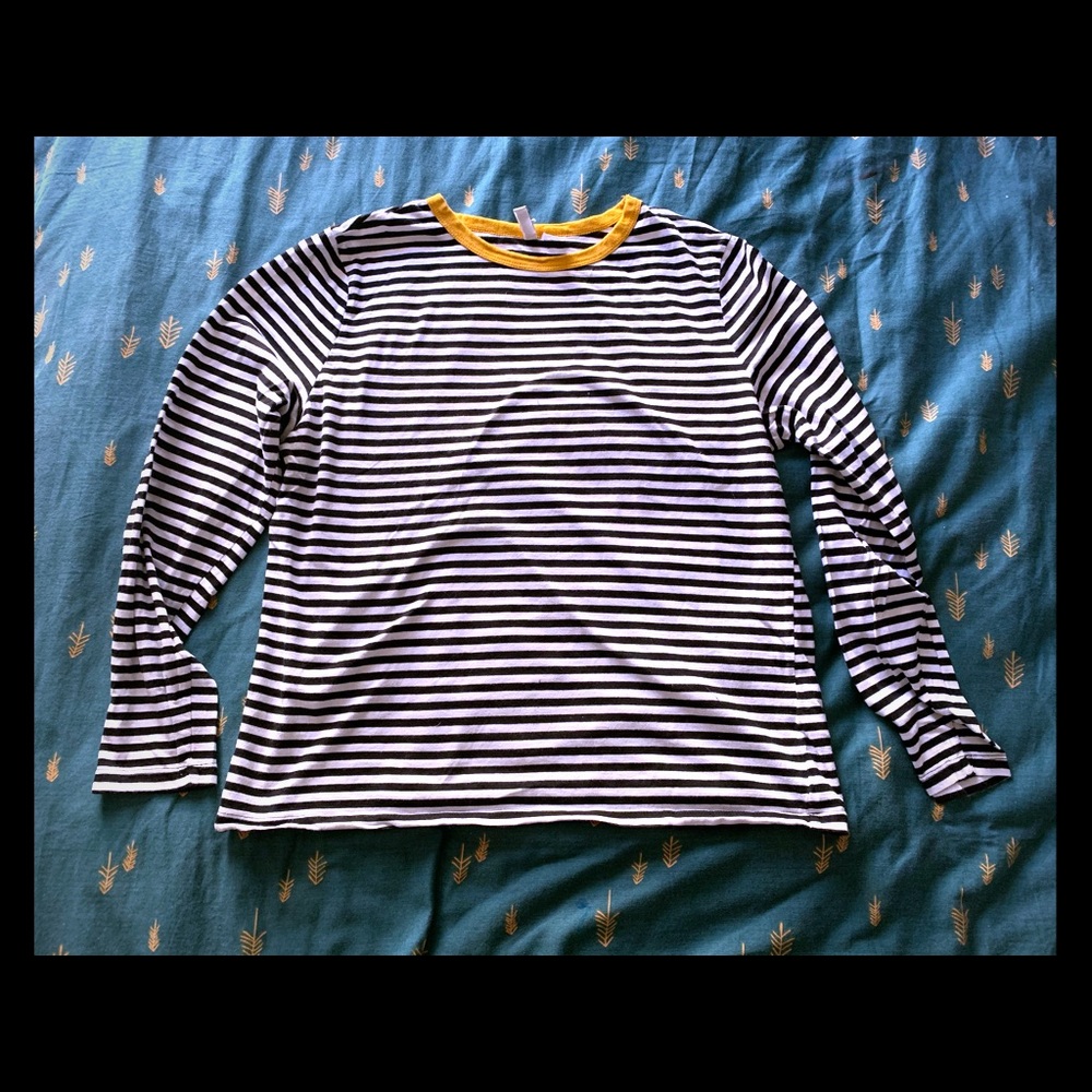 Long sleeve striped tee.